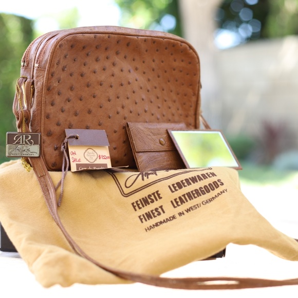 Alfred Roth Ostrich Purse - Picture 3 of 5